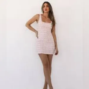 NWT Rumored Wiggy Dress Pink Shimmer Tweed Squared Neck Bodycon Size 10 thumbnail 2