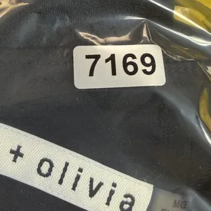 Alice + Olivia Black Off-The-Shoulder‎ Ruffle Crop Top CC911205024 Size 0 thumbnail 8