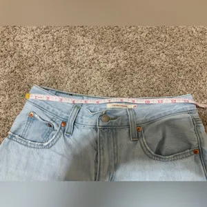Levi’s Low Pro Straight Jeans Light Wash Distressed Size 25 Women’s thumbnail 2