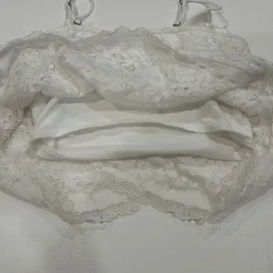 Hollister White Lace Cami Tank Top XS Floral Sheer Layering thumbnail 4
