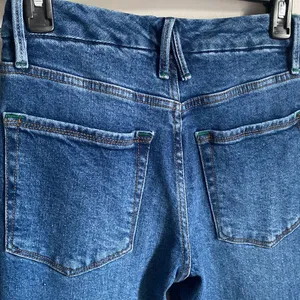 Anthropologie Good American Good Curve Straight High-Rise Denim Jean Medium Blue Wash Stretch thumbnail 6