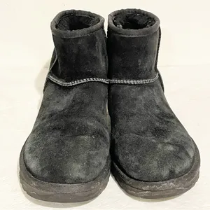 UGG Women's Size 7 Black Leather Suede Classic Mini II Boot Winter Snow‎ thumbnail 2