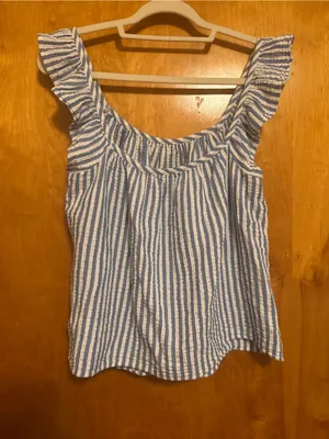 Vineyard Vines Blue and White Striped Ruffled Shoulder Tank Top sz M thumbnail 3