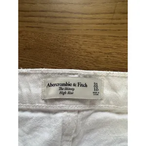 Abercrombie & Fitch The Skinny High Rise Jeans Women Size 31/12R White‎ Preppy thumbnail 3