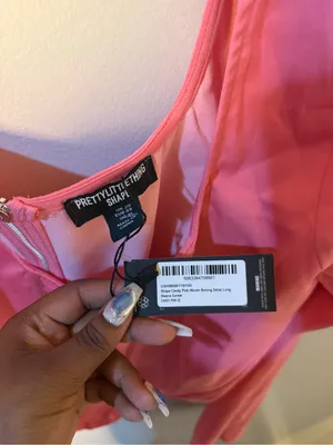 PrettyLittleThing Neon Pink Long Sleeve Cropped Top thumbnail 3