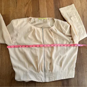 Sold
‎ Zip-Up Blazer lightweight size M thumbnail 10