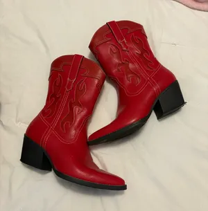 Target red boots thumbnail 1