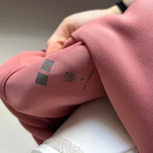 Uniqlo Pink Neoprene Bubble Sweatshirt Hoodie Size Small thumbnail 4