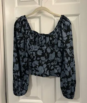 Abercrombie Long-Sleeve Ruched Puff Sleeve Slim Top thumbnail 5
