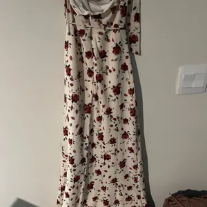 NWT One and Only Collectibe rose maxi dress small‎ thumbnail 9