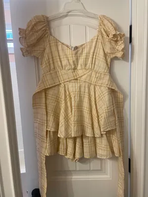 Short Yellow Dress Size M thumbnail 1
