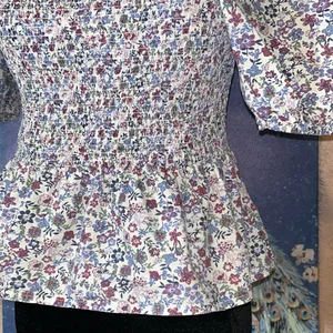 Size M Floral Cropped Blouse thumbnail 3
