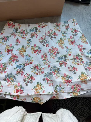 FancyDBoutique Floral Shorts- Brand New thumbnail 2