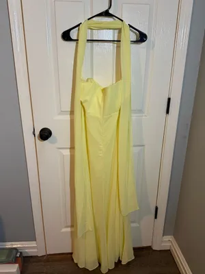Boutique Formal Dress thumbnail 3