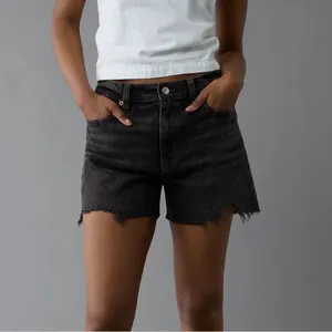 American Eagle 90s Boyfriend Short thumbnail 9