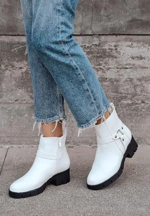 Lulus Rachael White Ankle Boots Size‎ 7 thumbnail 1