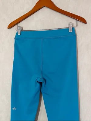 Alo Yoga Women’s Criss Cross Capri Leggings Mid Rise in Blue 6 thumbnail 7