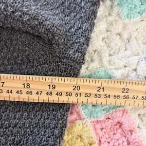 Old Navy Gray Textured Knit Sweater Size M thumbnail 5