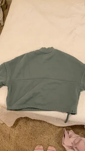 Gymshark Crop Top thumbnail 3