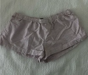 Brandy Melville stripped shorts thumbnail 1