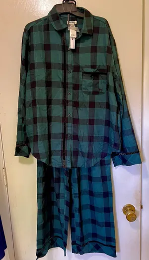 Victorias Secret Pink Pajamas Sz M Flannel Forrest Green Black Plaid Cotton NWT thumbnail 1