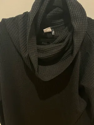 Anthropologie Black Ribbed Turtleneck Pullover gently worn thumbnail 4