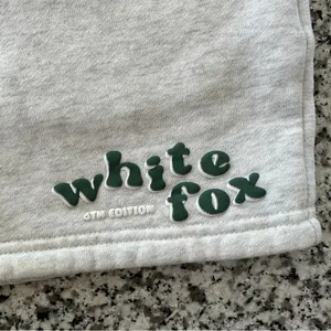 WHITE FOX Limited Edition 4th Edition Lounge Sweat Shorts in Smoke Grey Sz. M thumbnail 8