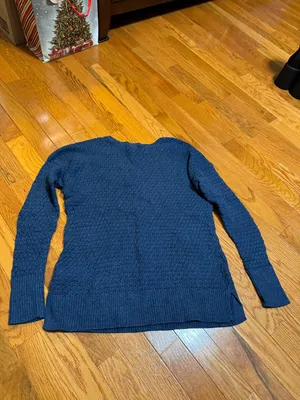 American Eagle Outfitters Sweater thumbnail 4