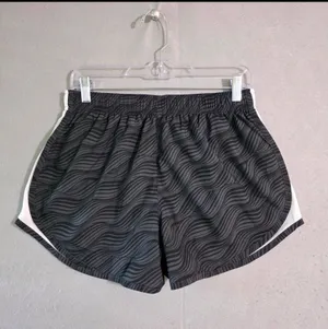 NWT Buffalo Bills Tempo Women's Nike Dri-FIT NFL Shorts Sz M thumbnail 3