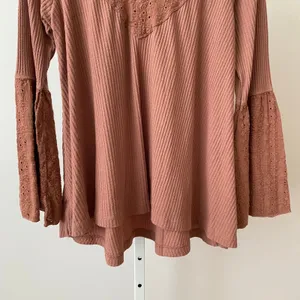 Free People‎ XS Boho Top Eyelet Bell Sleeve Waffle Knit Shabby Peasant Blouse thumbnail 3