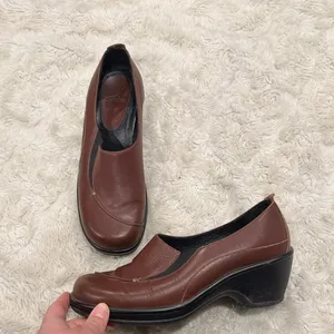 Dansko brown leather slip-on comfort shoes or clogs Woman's Size 37‎ or 6.5 - 7 thumbnail 2
