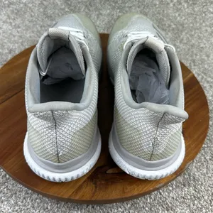 Adidas sneaker women’s size 9.5 thumbnail 4