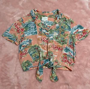 American Eagle Cropped Hawaiian Shirt thumbnail 2