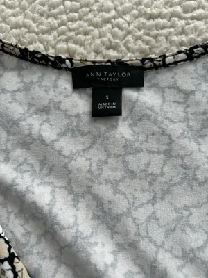 Ann Taylor Faux Wrap Surplice Sleeveless Jersey Blouse Tan Floral Sz S thumbnail 4