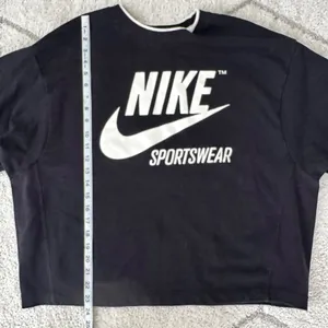 Vintage Oversized Nike Sportswear Black/White Crewneck Sweatshirt Iconic Swoosh thumbnail 2