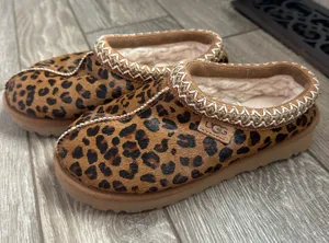 UGG Slippers thumbnail 1