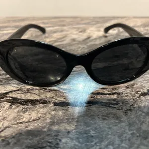 Classic Black Sunglasses thumbnail 7