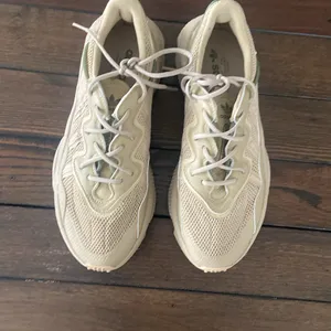 Adidas Beige Casual Sneakers thumbnail 3
