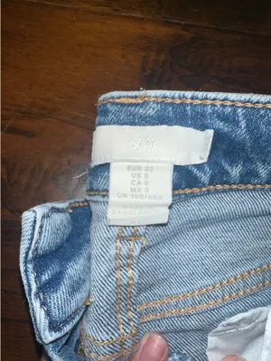H&M jeans thumbnail 2