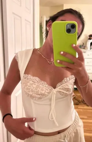 White Too thumbnail 1