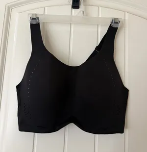 Lululemon Air Support Sports Bra thumbnail 1
