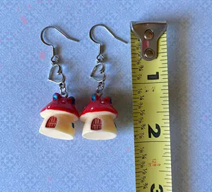 Handmade Kawaii y2k retro fairy cottage style miniature mushroom house & heart dangle earrings🍄💕 thumbnail 3
