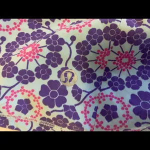 Lululemon Purple Floral Twiggy Run Shorts thumbnail 5