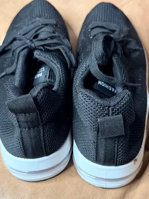 Black Athletic Shoes Size 10 thumbnail 4
