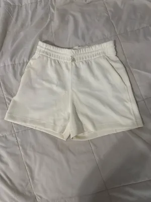 Lululemon Softstreme High-Rise Shorts 4" thumbnail 2