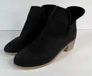 Seven7 Women's Soho Boot Black Suede CutOut Side Block Heel Ankle Booties Size 7 thumbnail 1