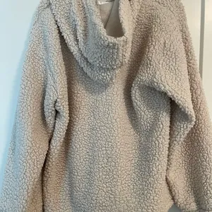 Cozy Sherpa Hoodie Size L thumbnail 4