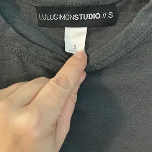 Lulusimon‎ Studio Food Coma Graphic Tee Charcoal Gray Cotton T-Shirt Small thumbnail 3