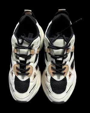 Steve Madden Clydie Platform Sneakers • size 9.5 thumbnail 1