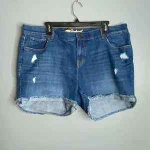 Old Navy Distressed Boyfriend Blue Jean Shorts 16 thumbnail 2